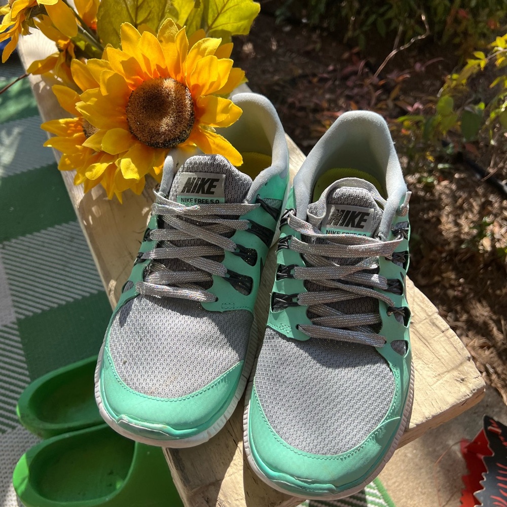 NIKE FREE 5.0+ 10 U.S. Green & silver Running Shoe with sparkling shoestrings